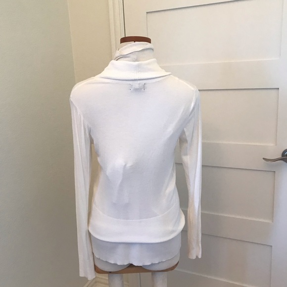 Rafaella Deep V sweater. - Picture 2 of 4